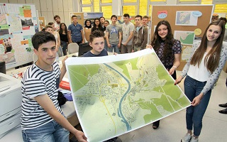 File:Openstreetmap studenti 320px.jpg