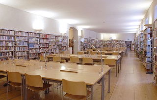 File:Sala Studio biblioteca Trento.jpg