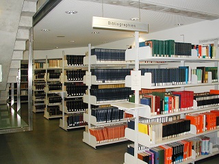 File:Library-shelves-bibliographies-Graz 320px.jpg