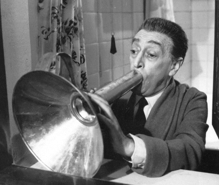 File:Antonio la trippa.gif