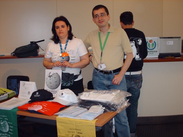 File:Eli Sbì ConfSL07.jpg