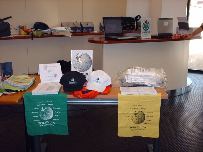 File:Banchetto Wiki ConfSL07.jpg