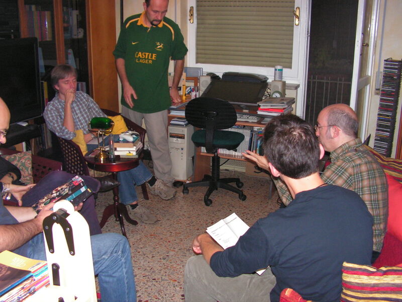 File:Serra Interview gruppo.jpg