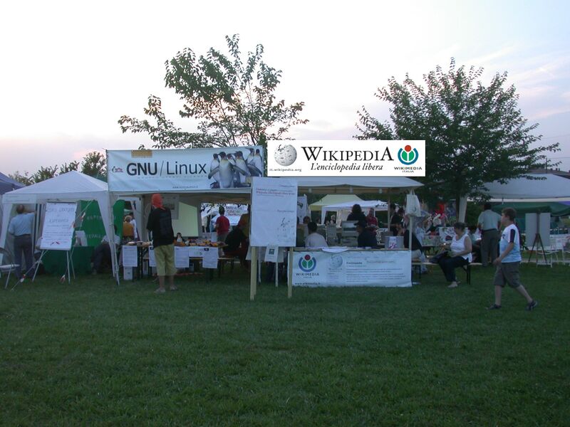 File:Demo striscione.jpg