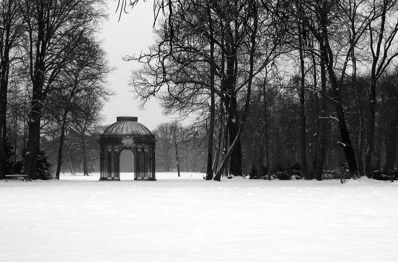 File:Potsdam Park bw amk.jpg