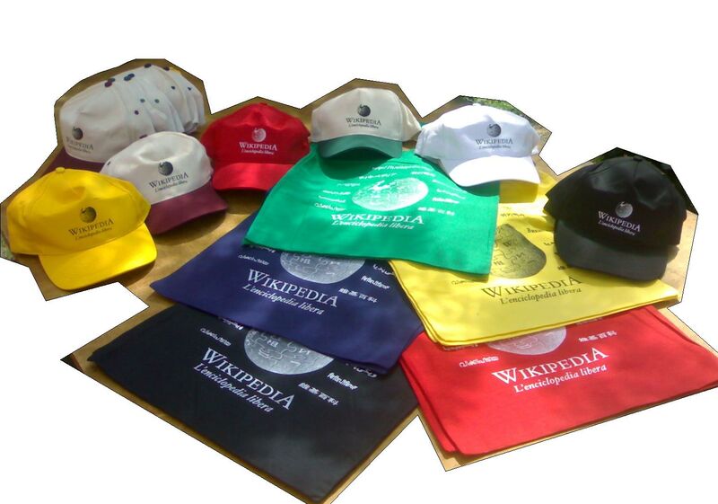 File:Cappellini shoppers.jpg