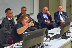 20221022 085644 K5011723.jpg