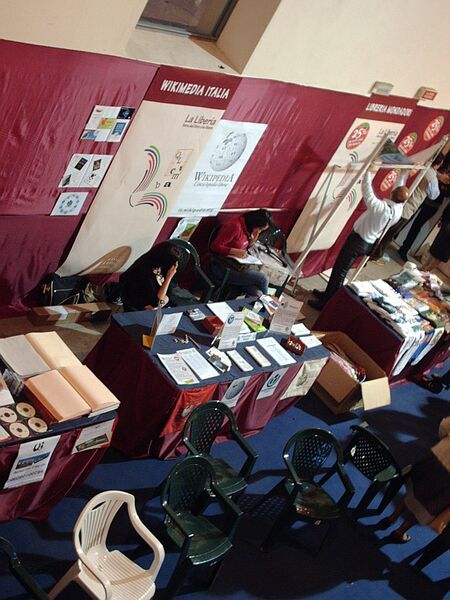File:Stand Liberìa2.JPG